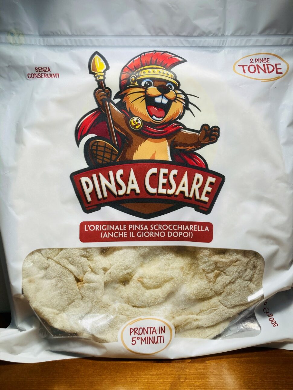 La Pinsa romaine est un type de focaccia ou de pizza ancienne, originaire du Latium (en particulier de Rome)
